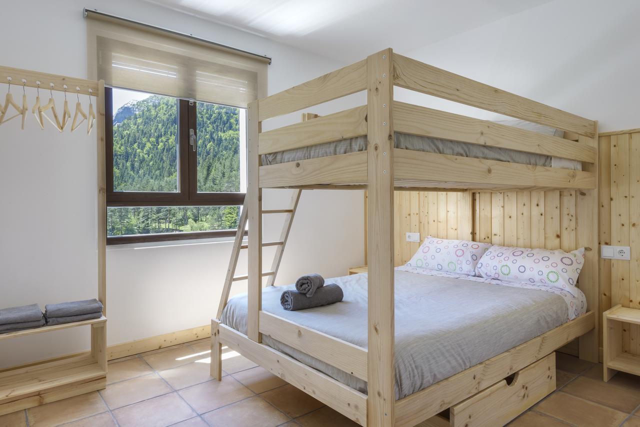 Camping Selva de Oza Valle de Hecho Exterior foto
